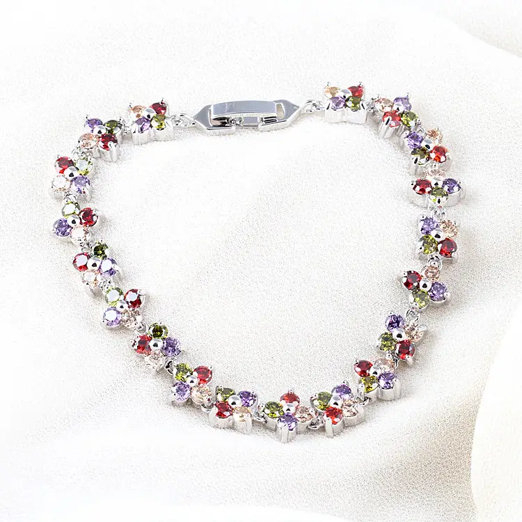 Silver Blossom Zircon Bracelet for Women — Elegant White Floral Bangle